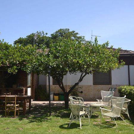 Casa Unifamiliar Con Jard N Privado Villa Agnone Bagni Luaran gambar