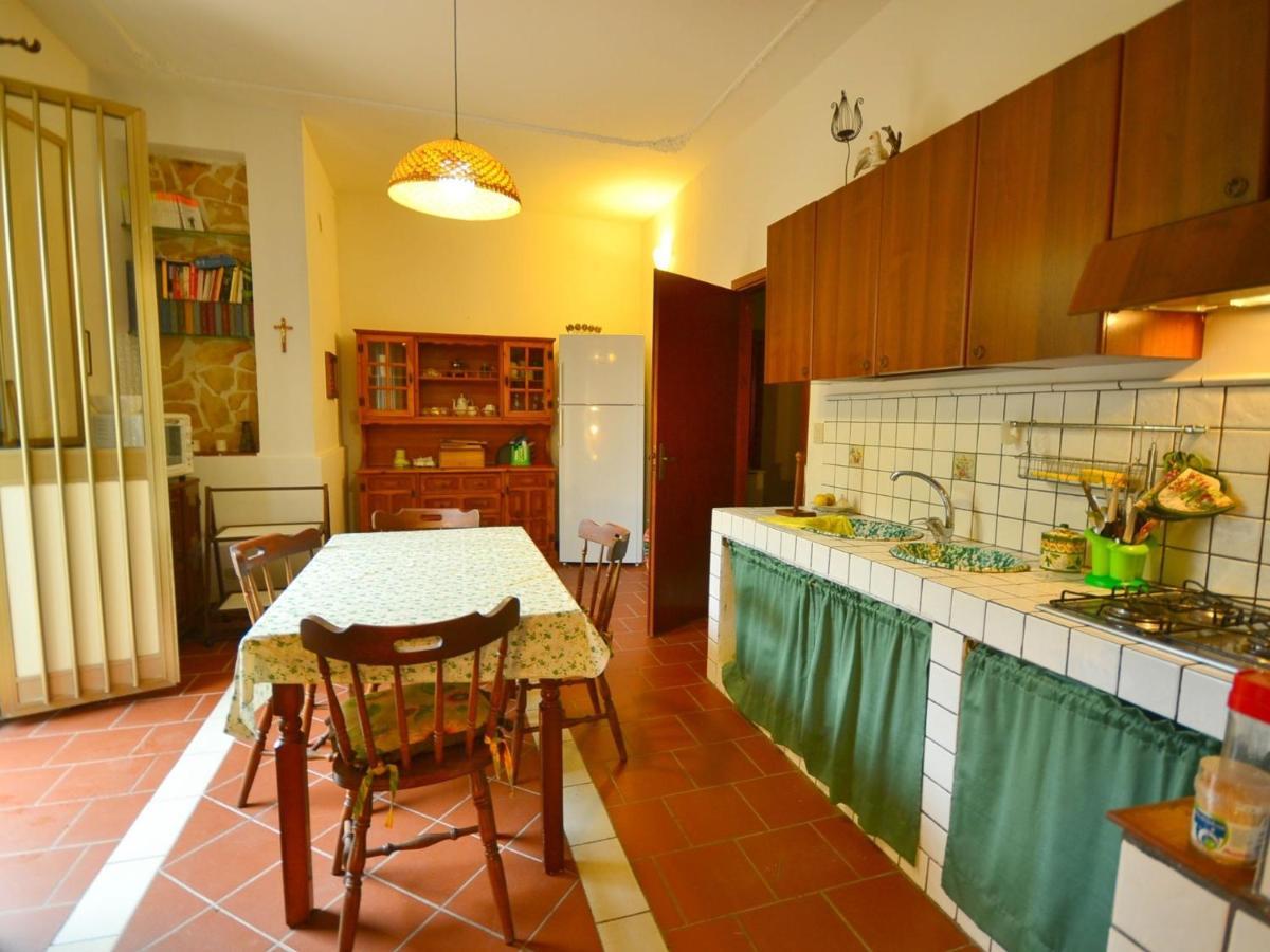 Casa Unifamiliar Con Jard N Privado Villa Agnone Bagni Luaran gambar