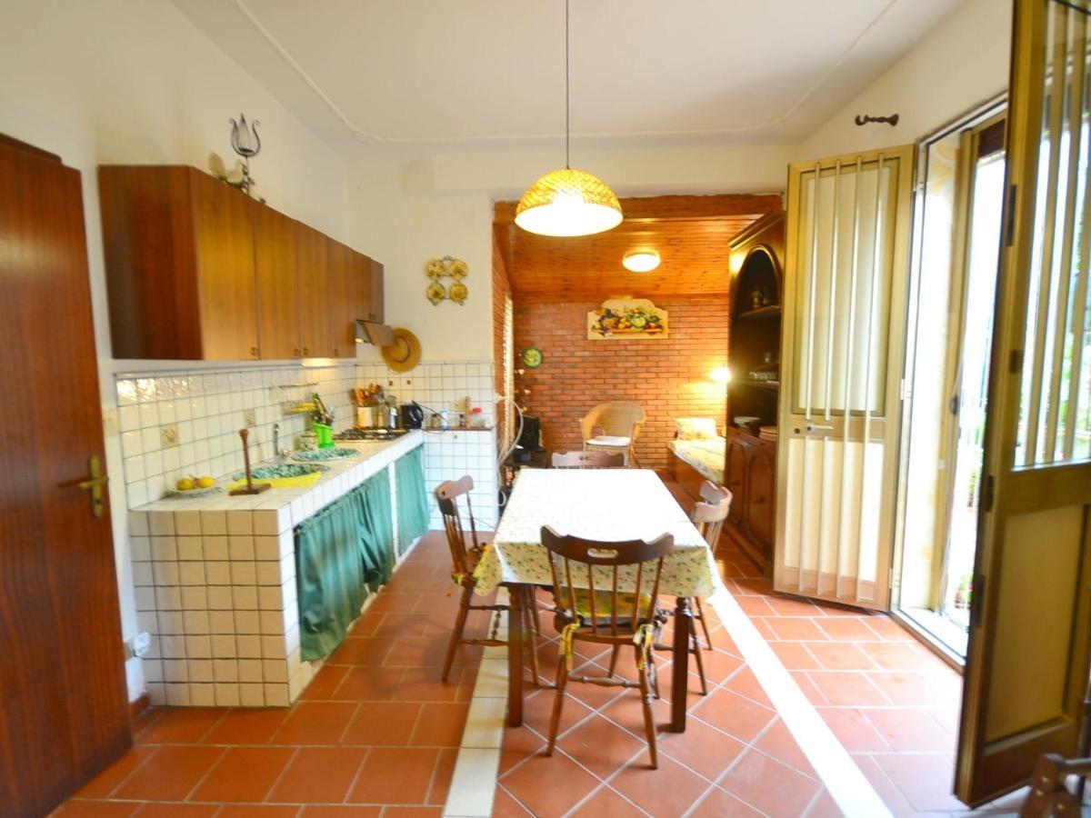 Casa Unifamiliar Con Jard N Privado Villa Agnone Bagni Luaran gambar