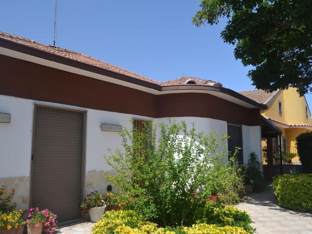 Casa Unifamiliar Con Jard N Privado Villa Agnone Bagni Luaran gambar