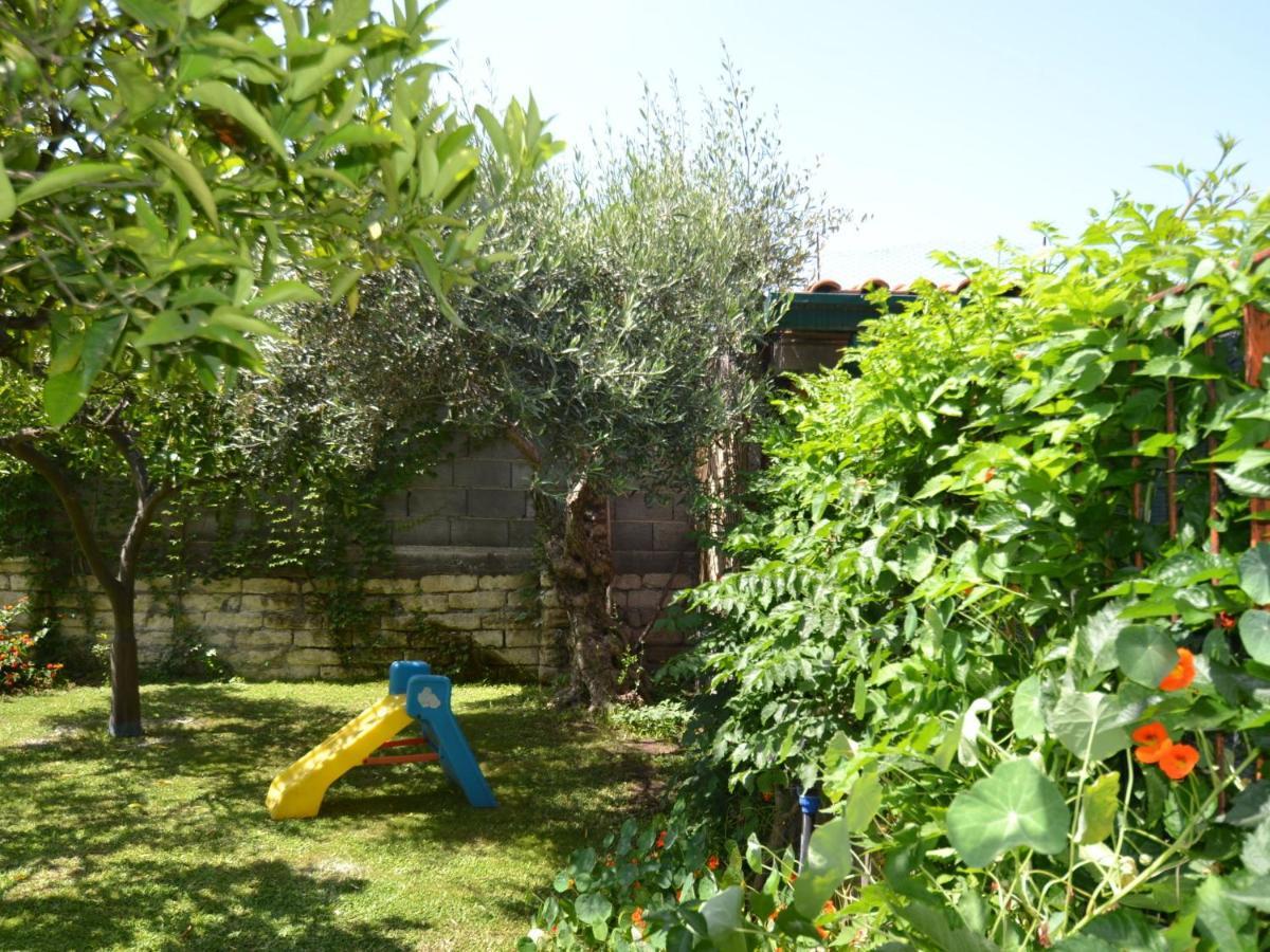 Casa Unifamiliar Con Jard N Privado Villa Agnone Bagni Luaran gambar