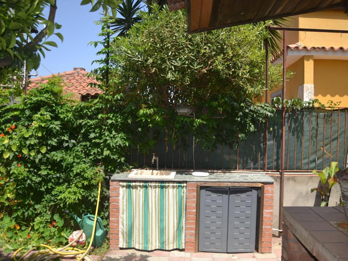 Casa Unifamiliar Con Jard N Privado Villa Agnone Bagni Luaran gambar