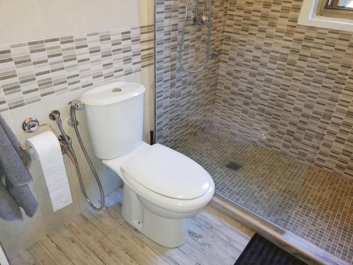 Casa Unifamiliar Con Jard N Privado Villa Agnone Bagni Luaran gambar