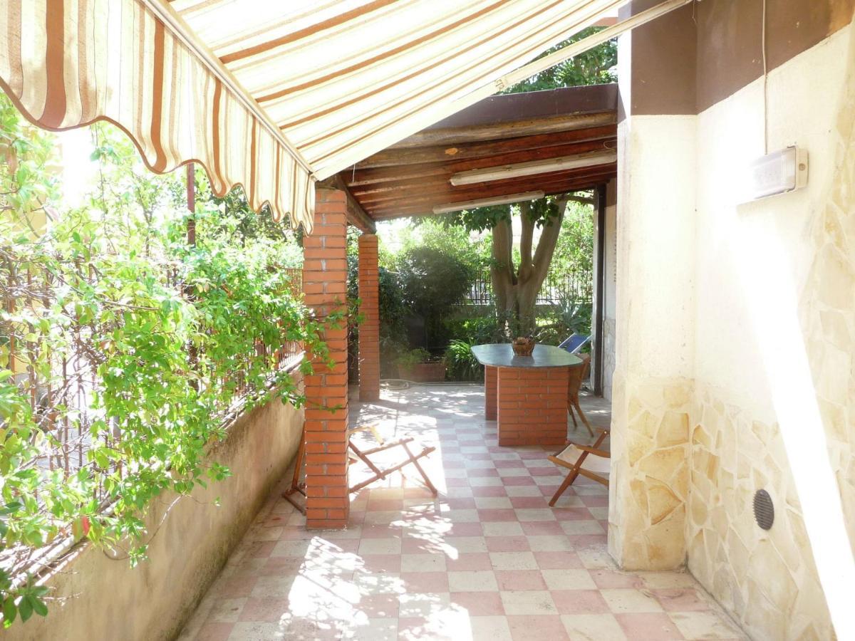Casa Unifamiliar Con Jard N Privado Villa Agnone Bagni Luaran gambar