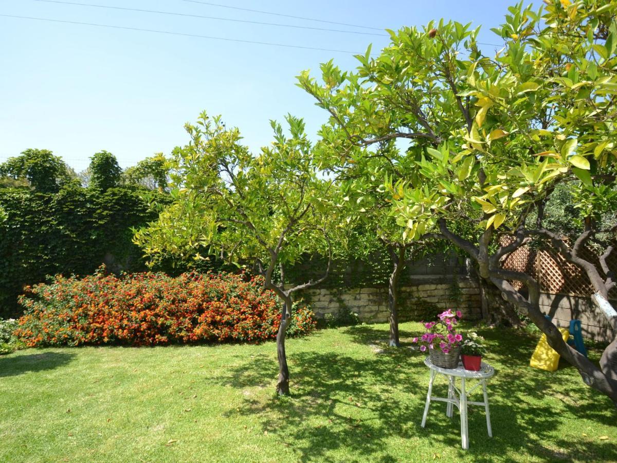 Casa Unifamiliar Con Jard N Privado Villa Agnone Bagni Luaran gambar