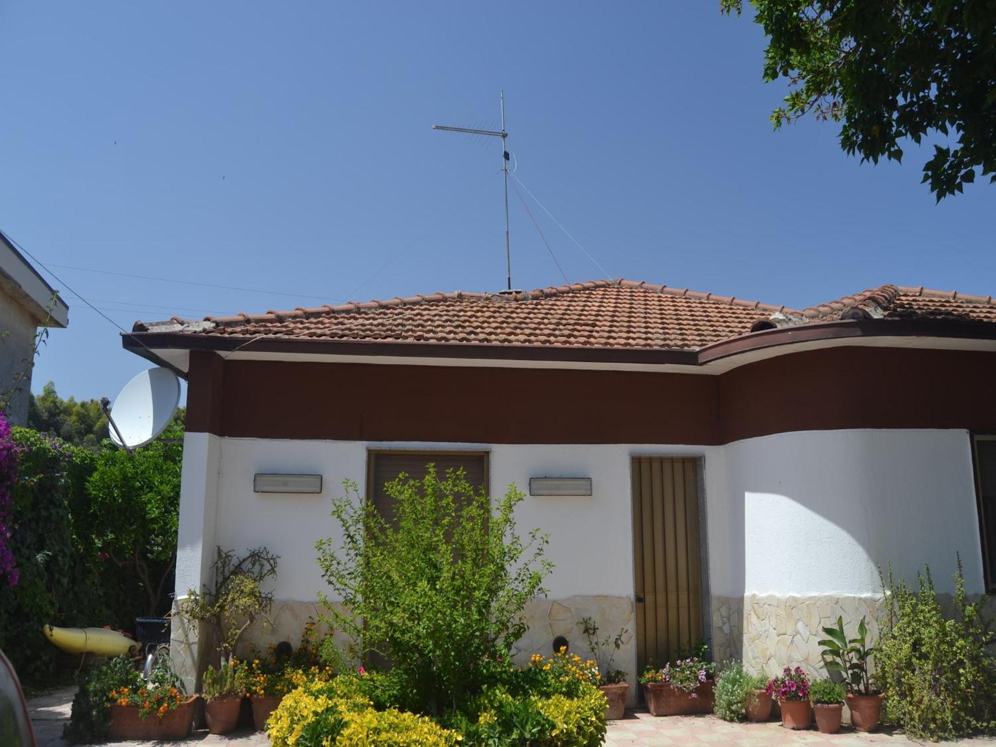 Casa Unifamiliar Con Jard N Privado Villa Agnone Bagni Luaran gambar